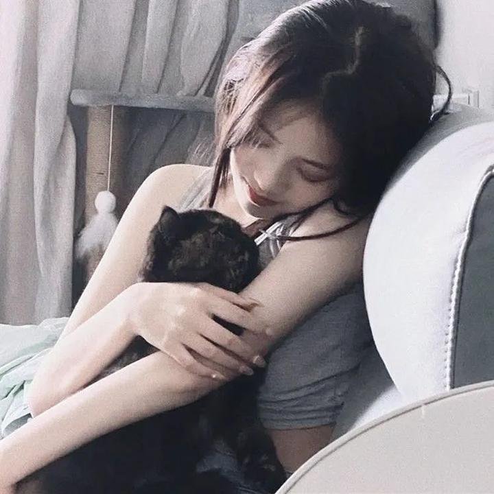 快藏起来!玛琪娜同学海报