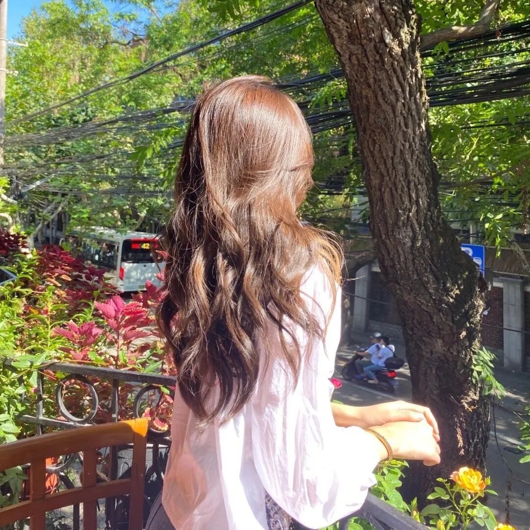 开画少女漫海报